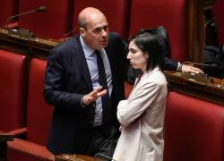 Zingaretti elogia Elly Schlein sul palco, ma poi: "Con questa alle europee non prendiamo manco il 17%"