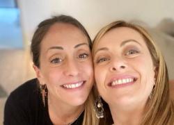Assemblea FdI, esordio delle sorelle Meloni, Giorgia: “Su di me fango gratuito, strumentalizzato il ruolo di Arianna”
