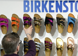 Birkenstock, presentata IPO da $ 8 mld per quotarsi a Wall Street, dopo il film Barbie il brand sbarca in Borsa
