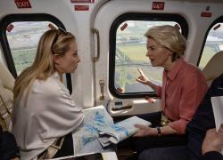 Meloni e von der Leyen a Lampedusa, Macron al telefono con Giorgia: “Sostegno congiunto UE contro crisi migranti”