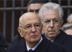 Giorgio Napolitano, fu precursore dei radical chic: il "golpe bianco" a Berlusconi e la svendita al "Monti dei pegni"