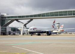 Covid, aeroporto di Londra Gatwick cancella 50 voli per "focolaio virus", passeggeri: "Ci risiamo, allarmismo inutile"