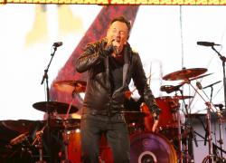 Bruce Springsteen, rinviati i concerti del tour 2023 a causa di un’ulcera peptica: “Ho il cuore spezzato”