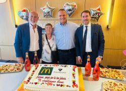 Il McDonalds’s di Cinisello Balsamo festeggia i 90 di Caterina Celiberti, cliente storica dal ‘96
