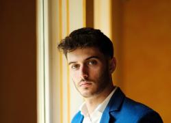 Riccardo Ruggeri: l'imprenditore che trasforma sogni in successi digitali, la chiave per il successo è nell’'E-commerce di prodotti digitali
