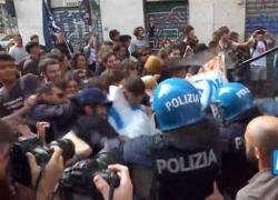 Torino, proteste centri sociali, ecoattivisti e no-Tav contro Meloni, scontri con polizia, Montaruli: "Facinorosi travestiti da studenti" - VIDEO