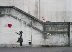 Bansky dovrà mostrare la sua identità in tribunale poiché imputato per diffamazione