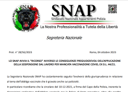 Vaccino Covid obbligatorio e diritto al lavoro, SNAP fa ricorso contro le sospensioni e il mancato stipendio dei poliziotti non vaccinati 