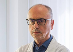 Pietro Gasparoni (endocrinologo) radiato dall'Ordine dei medici di Treviso: "Vaccino Covid più dannoso del virus"