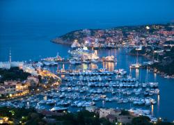 Marina di Porto Cervo riceve due importanti riconoscimenti, il Blue Marina Awards e il Premio Speciale BMA  come migliore struttura italiana per l'accoglienza turistica