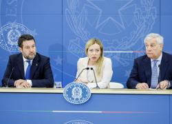 Manovra Meloni approvata in CdM, Legge di Bilancio 2024 da 23 mld, nuova Irpef e taglio del cuneo fiscale. Sopra 50mila euro taglio detrazioni da 260 euro