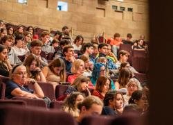 France Odeon per festeggiare il suo 15° compleanno, propone un concorso per giovani artisti che lega il mondo dell'arte e quello cinematografico