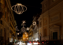 Acea e Scuderie del Quirinale accendono 'Palomar', opera di luce dedicata a Italo Calvino per i 100 anni dalla sua nascita