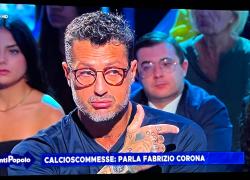 Corona sbotta dopo l'ospitata flop ad Avanti Popolo: "Hanno censurato audio di Zaniolo con 3 calciatori di Serie A. Hanno preso per il cu*o me e voi"