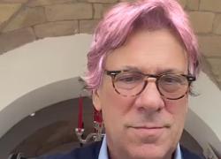 Israele contro Onu, Nicola Porro con i capelli viola sbotta in diretta: "Guterres una testa di min... che caz** dice?" - VIDEO