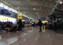 Attacco hacker aeroporti europei, arrestato 40enne a sud di Londra, accusato di coinvolgimento nell'azione contro Collins Aerospace