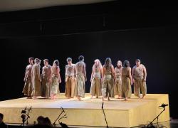 La patria &egrave; la nave che ci porta in salvo  
