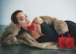 Rita Ora premiata con il Brit Billion per i successi musicali, televisivi e nella moda