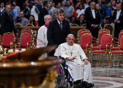 Papa Francesco: "Dio non è Mandrake, non ha la bacchetta magica". Frase demenziale, priva di qualsivoglia valore