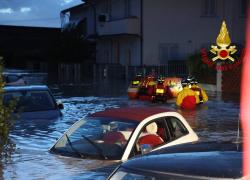 Maltempo, 7 morti e due dispersi in Toscana, Giani: “Stato di calamità”, allerta rossa in Veneto, frane in Lombardia, nubifragi in Liguria 