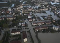 Maltempo in Toscana, a Quarrata (Pistoia) esondato il torrente Stella, superato a Prato il livello di guardia  dell'Ombrone