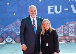 Migranti, accordo Italia-Albania da 700 mln di €, la Corte costituzionale albanese vota a favore, al via i due centri di accoglienza