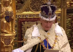 Re Carlo III, primo discorso in Parlamento: "Ucraina, continua il supporto, sicurezza è una priorità, AI sia sviluppata in modo sicuro. Atti di terrorismo contro Israele"