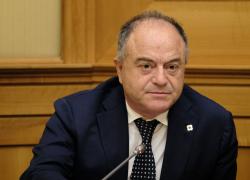 Gratteri: "Ai ragazzi interessano solo i soldi, un professore con la Fiat è sfigato, il cafone col Suv un esempio. Conta cosa si ha, non chi si è"