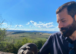 Addio a Davide Renne, morto dopo operazione al cuore per un malore improvviso a 46 anni lo stilista di Moschino, direttore creativo dall'1 novembre 