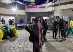 Gaza, cecchini intorno all'ospedale al-Shifa, ministero sanità: "Sparano a chiunque si muova", primario chirurgia: "Stanno morendo tutti i bambini, reparti senza elettricità"
