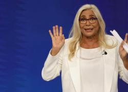 Mara Venier: “Ho il Covid, maledetto”, il web: “Basta terrorismo, è influenza, pecore impaurite dopo 4 anni. Ma non ti eri vaccinata, com’è potuto succedere?” - VIDEO