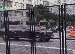 Xi Jinping a San Francisco, la democratica città Usa "ripulita" per l'arrivo del presidente cinese: barriere a bordo strada e senzatetto cacciati - VIDEO