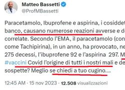 Bassetti: "Per l'Ema in Ue tachipirina ha ucciso 275 persone, 92 ibuprofene e 297 l'aspirina. Ma non era il vaccino Covid ad uccidere?", il web: "Ma non eri tu quello della 'tachipirina e vigile attesa'?"