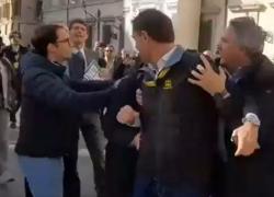 Carne coltivata, divieto di produzione e vendita in Italia è legge, primo paese in Europa ad introdurlo. Rissa davanti a Palazzo Chigi - VIDEO