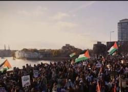 Eric Clapton, "Voice Of a Child": la canzone della leggenda del rock sul genocidio di Gaza e le proteste pro-Palestina nel mondo - VIDEO