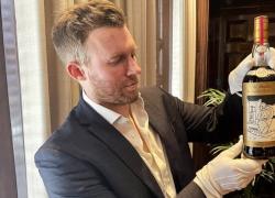 Bottiglia di whisky più cara di sempre venduta per 2.5 milioni di euro da Sotheby's a Londra