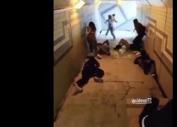 Parigi, migranti musulmani molestano 3 donne in metropolitana e  vengono stesi, ma è il VIDEO tratto da una serie televisiva