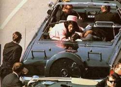 Assassinio John Fitzgerald Kennedy, il 22 novembre 1963 la morte del 35esimo presidente Usa, ucciso da Lee Harvey Oswald a Dallas - VIDEO