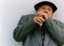 Milano, la “ripicca” di Atm contro Fantozzi: multa confermata nonostante il regolare biglietto, e: “Ci paghi 2 vecchie sanzioni del 2014 e 2019 per un totale di 489 euro”