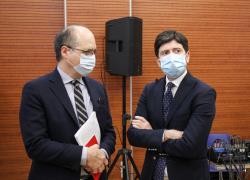 Vaccino Covid, Roberto Speranza indagato per omicidio, falso ideologico, lesioni personali e corruzione insieme a Nicola Magrini, ex direttore generale Aifa