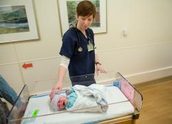 Polmonite dei bambini, dopo la Cina anche in Francia salgono i casi: +44% tra 0 e 2 anni e +23% tra i 2 e 14 nelle ultime settimane