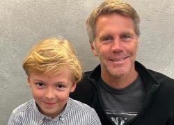 Casa Savoia, le immagini esclusive del piccolo principe Umberto, sorridente con lo zio Emanuele Filiberto di Savoia, dopo l’uscita dalla scuola a Montecarlo