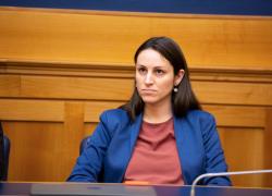 Europa Verde, lascia la co-portavoce femminile Eleonora Evi: "Non sarò marionetta del pinkwashing"; Bonelli: “Sbaglia a dire che il partito è patriarcale”