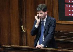 Inchiesta vaccini Covid, giallo su archiviazione Speranza, Pozzolo (FDI): "Perché la conosceva prima delle parti offese a cui non era stata notificata?", ipotesi fuga di notizie