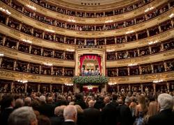 Prima della Scala 2023, ecco gli ospiti vip attesi a teatro per il 'Don Carlo' di Giuseppe Verdi. Assenti Meloni e Mattarella