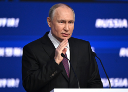 Putin al forum VTB Bank: “Aumento Pil del 3,2% nei primi 10 mesi del 2023, +3,5% entro fine anno, superati i livelli pre guerra in Ucraina”