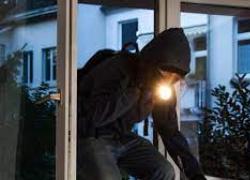 Genova, escalation di furti in ville e appartamenti, i ladri rubano anche i regali di Natale a una bimba