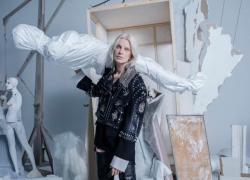 Zara, campagna pubblicitaria The Jacket ritirata, bufera social: "Offende vittime di Gaza, modelle tra le macerie e manichini senza arti"