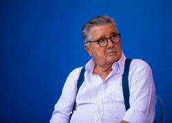 De Benedetti contro John Elkann: "Ha distrutto Repubblica, usata solo per coprire la fuga di Stellantis dall’Italia"