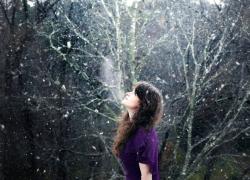 Regno Unito, scienziati: "Respirare inquina l'ambiente, espirando produciamo lo 0,1% del gas serra", il web: "Stiamo in apnea allora?" - LO STUDIO